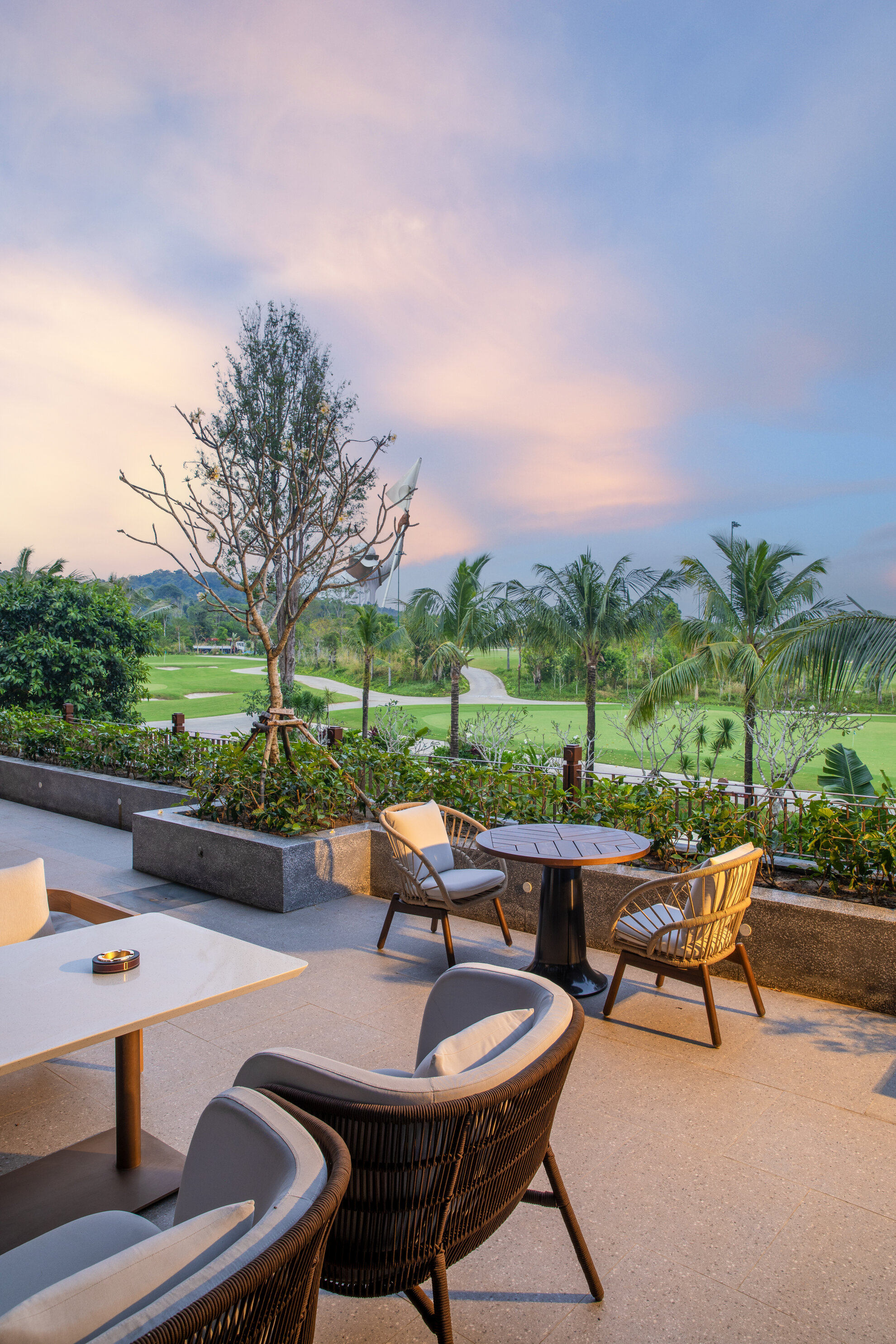 Eschuri Vung Bau Golf
