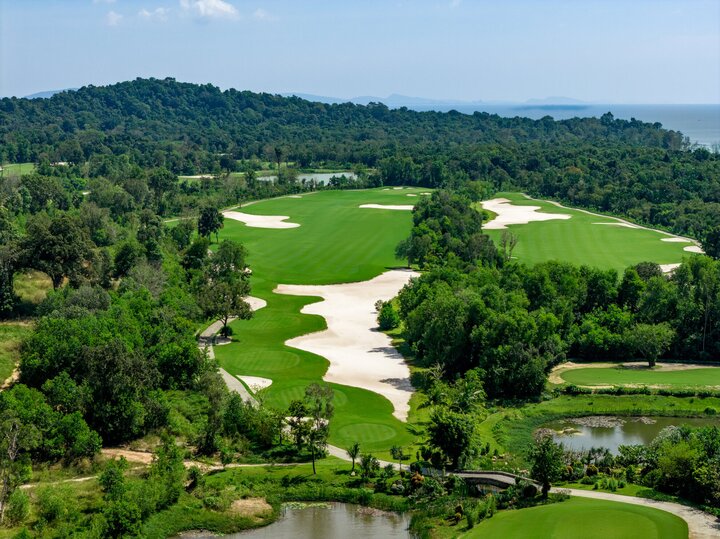 Eschuri Vung Bau Golf