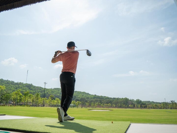 Eschuri Vung Bau Golf